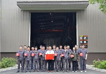  五四青年 | 与时间赛跑，，，，，，让机械也有温度——制造二部喜获长沙高新区“工人先锋号”