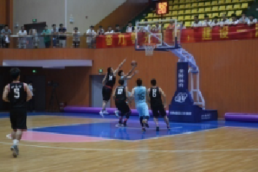 高新区第七届篮球联赛激情开赛 1win科技顽强拼搏展现实力 